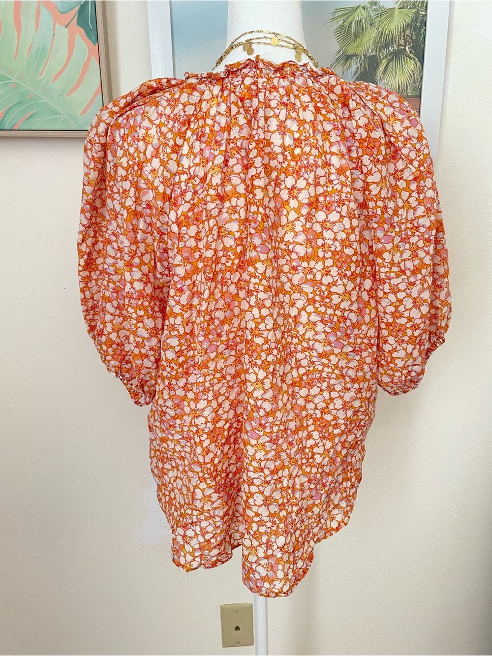 Xirena Jules Short Puff Sleeve Blouse Top in Floral Marigold Orange Small - Picture 7 of 7